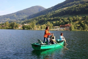 Das Familien-Sporthotel Brennseehof ist der ideale Ausgangspunkt für den nächsten Familien-Fischerurlaub.